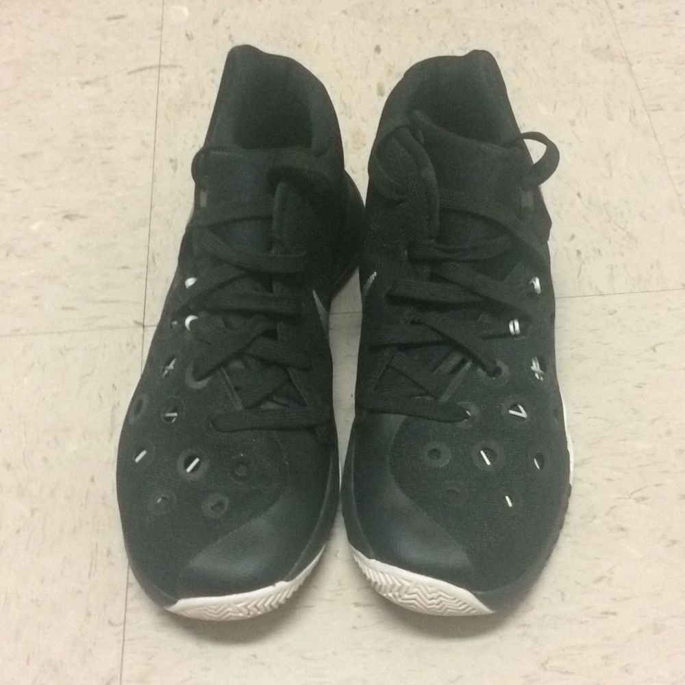 *Like new* Nike hyperquickness 3’s size 7.5 men